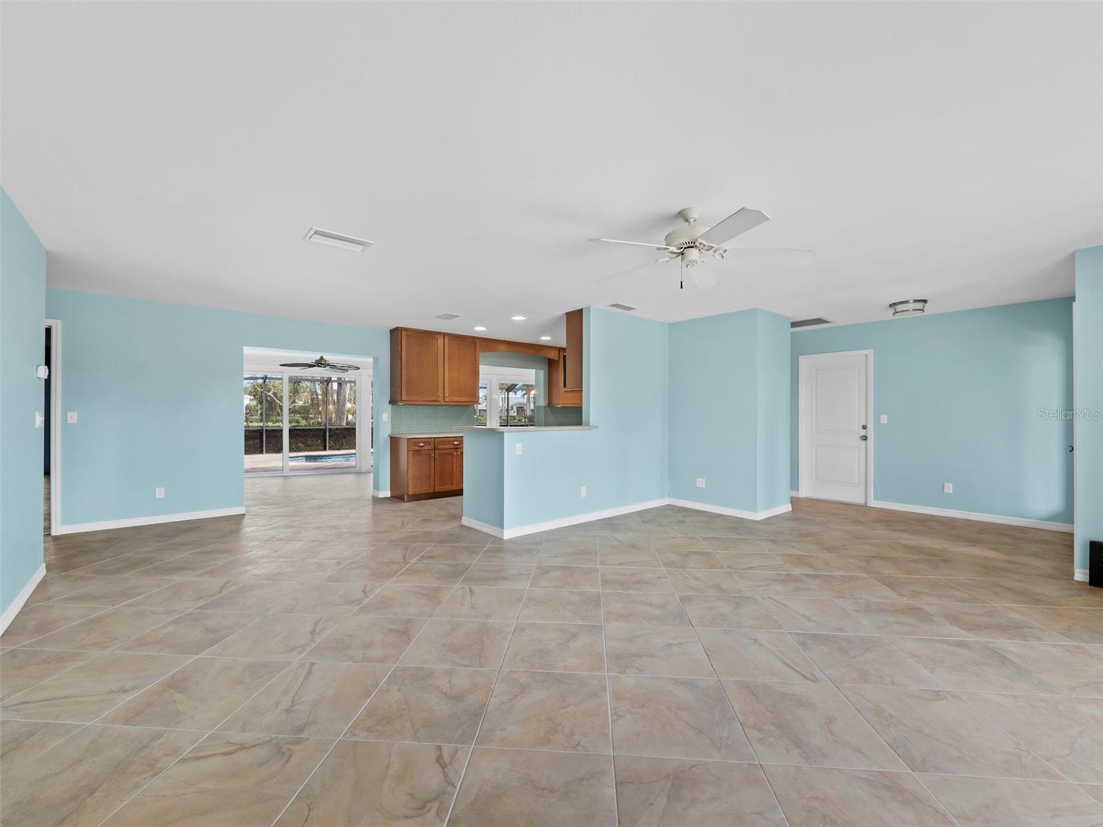 EMERALD HARBOR - Residential