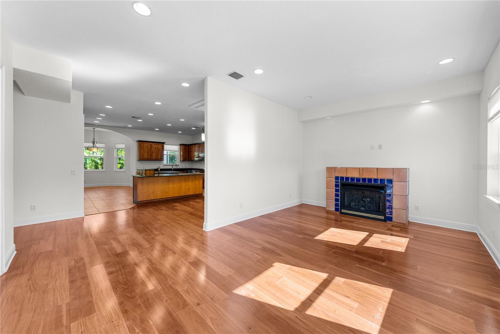 SUNSET PARK - Residential