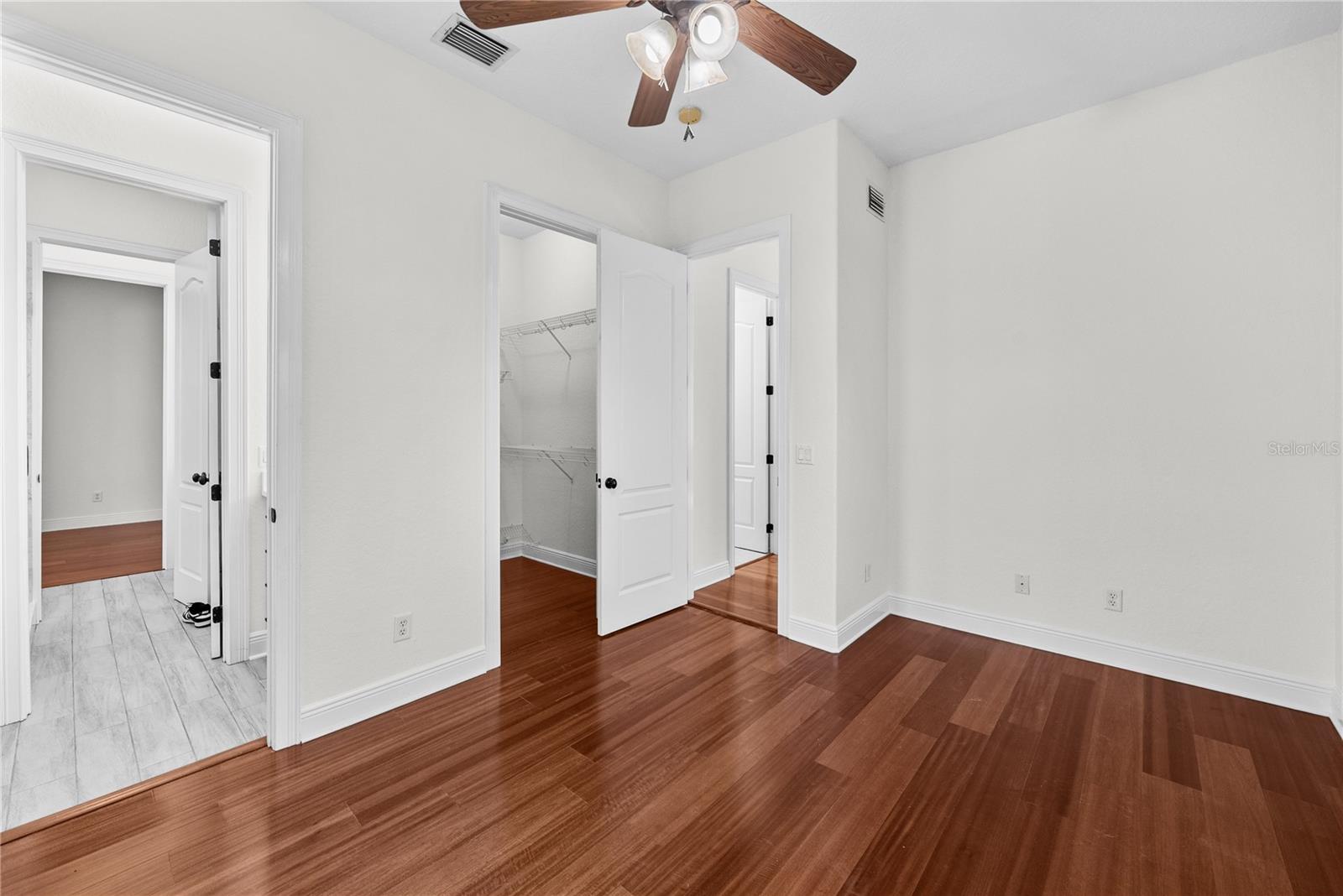 SUNSET PARK - Residential