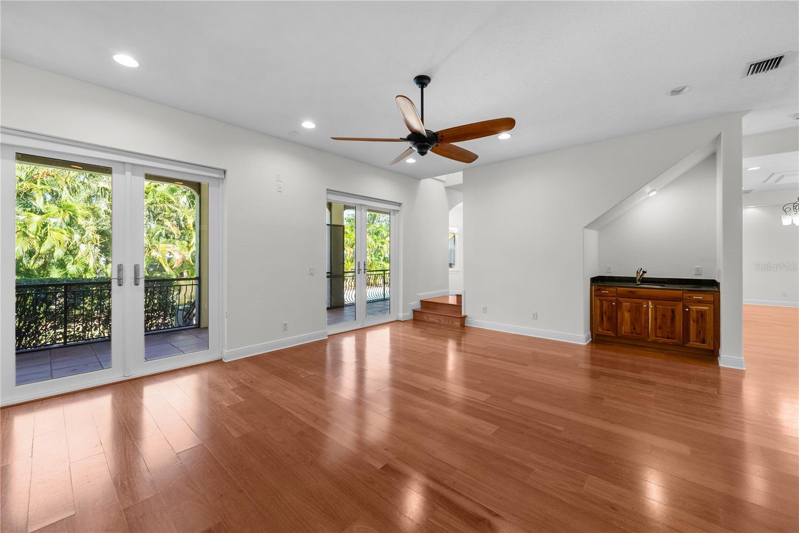 SUNSET PARK - Residential