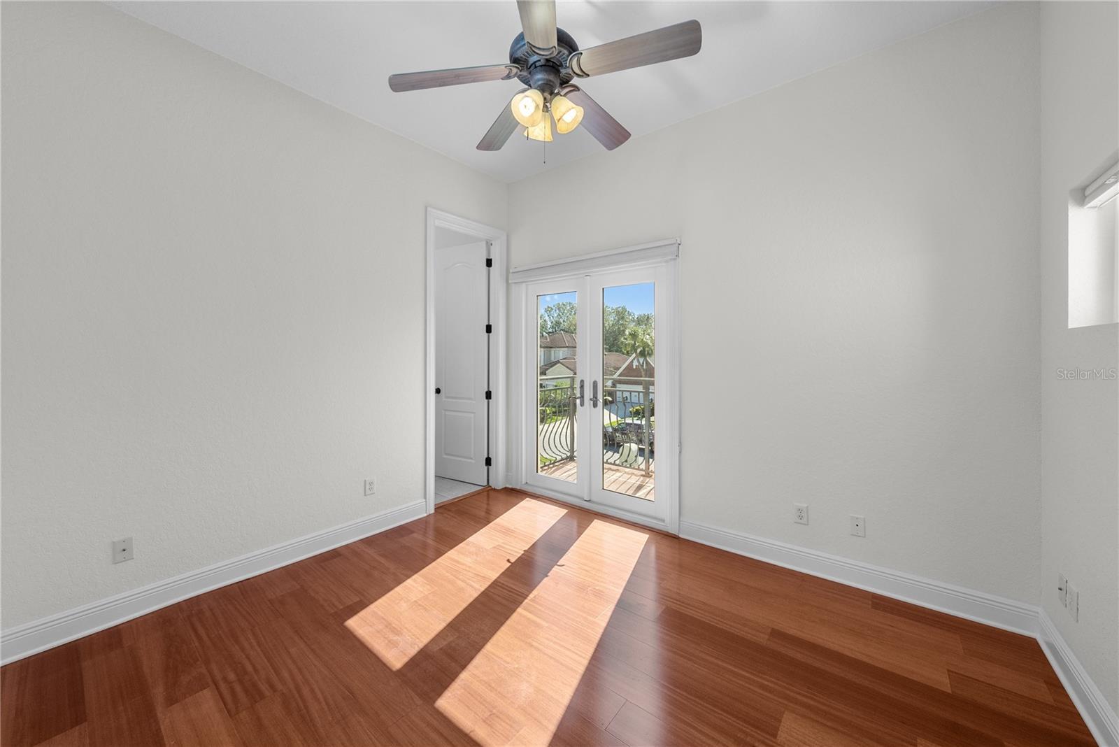 SUNSET PARK - Residential