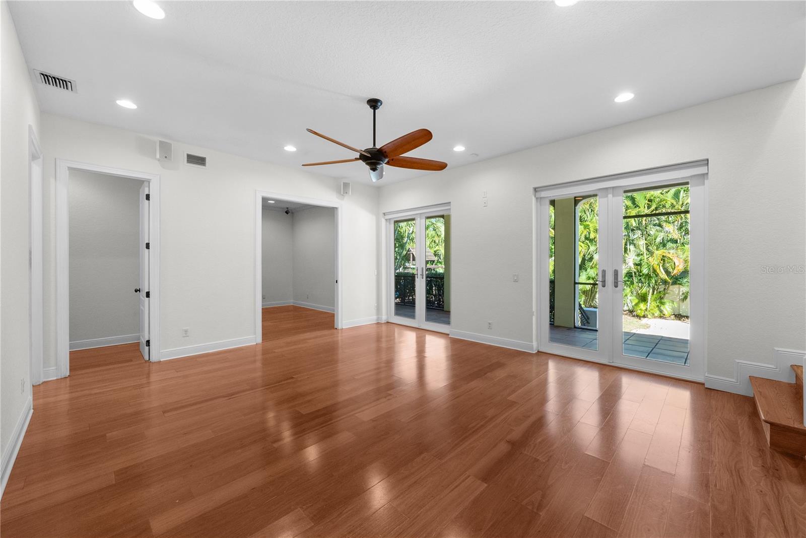 SUNSET PARK - Residential