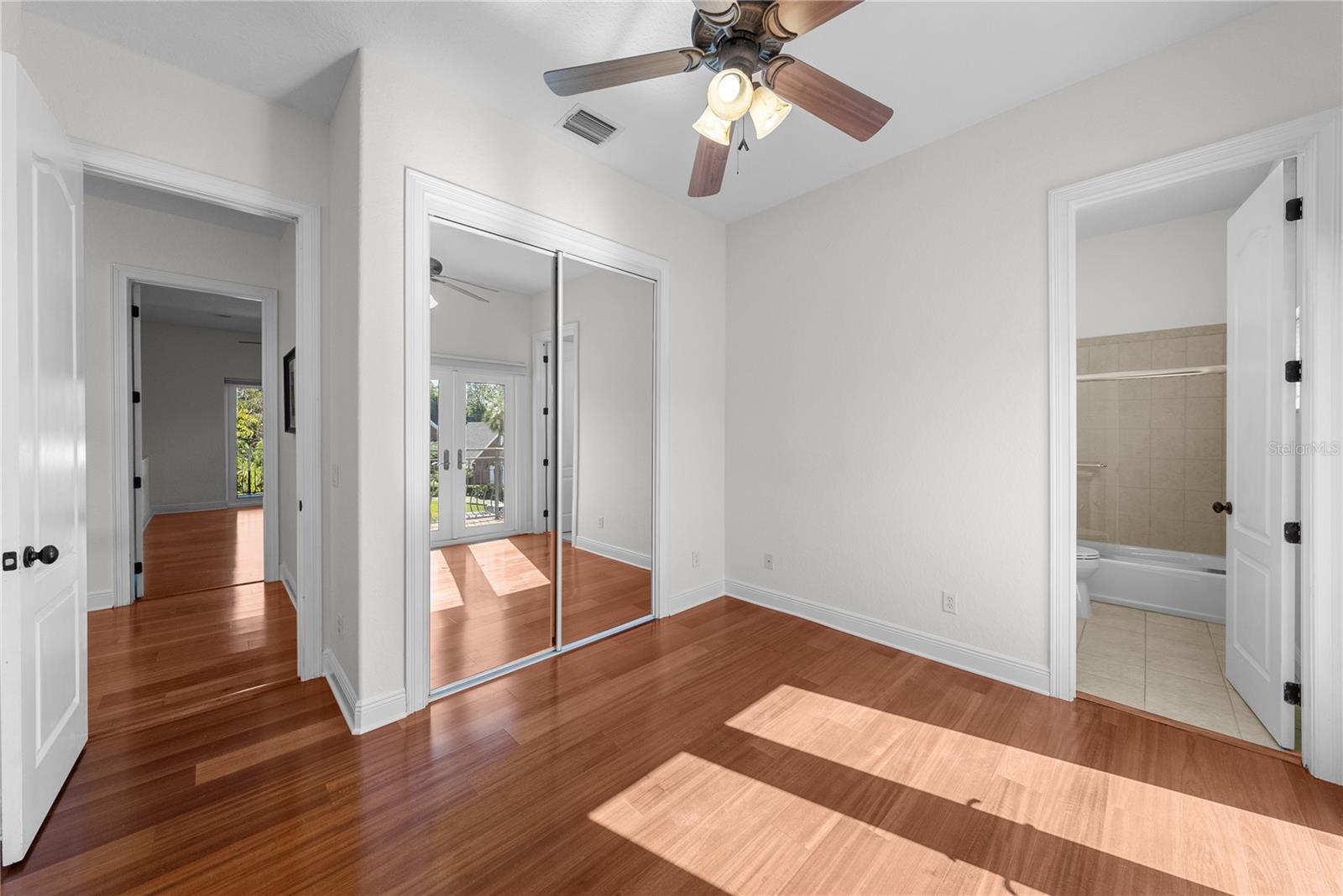 SUNSET PARK - Residential