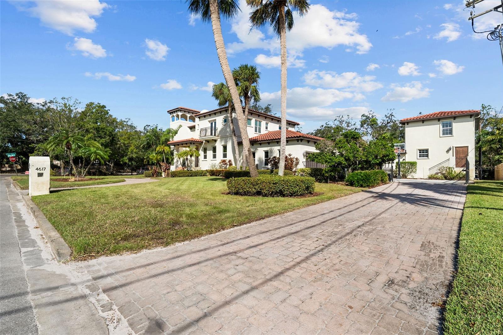 SUNSET PARK - Residential