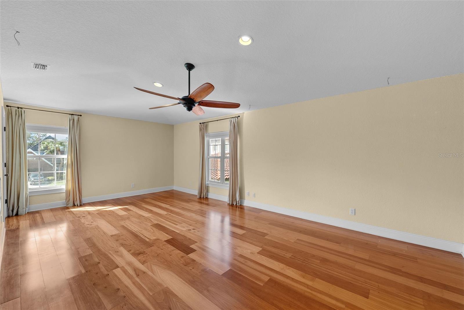 SUNSET PARK - Residential