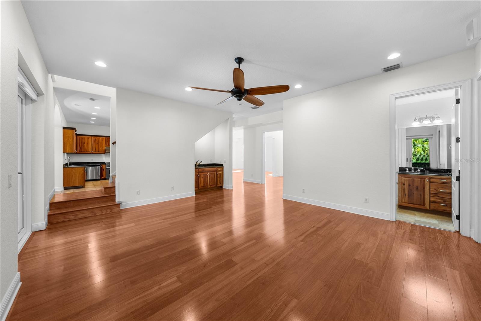 SUNSET PARK - Residential
