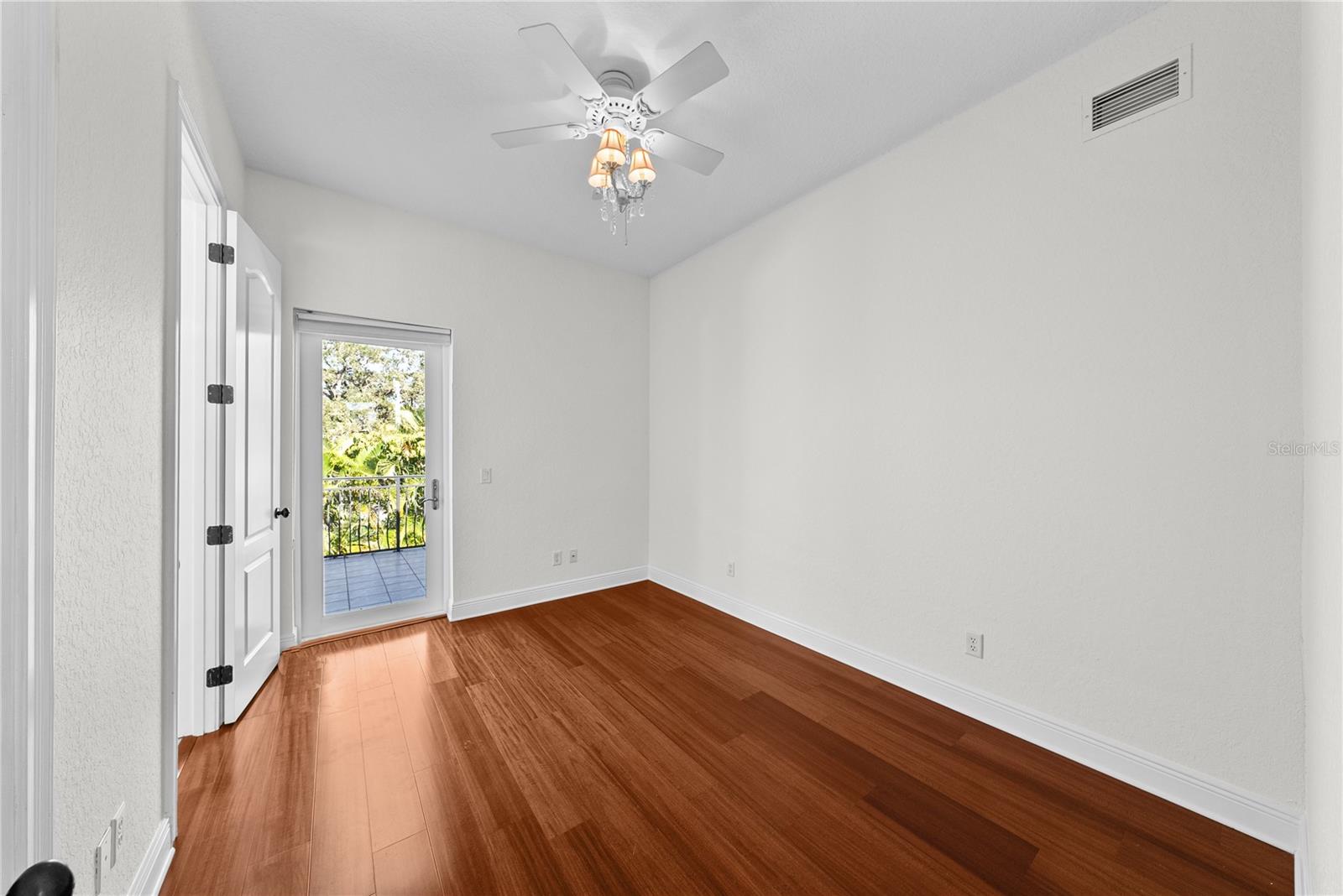 SUNSET PARK - Residential