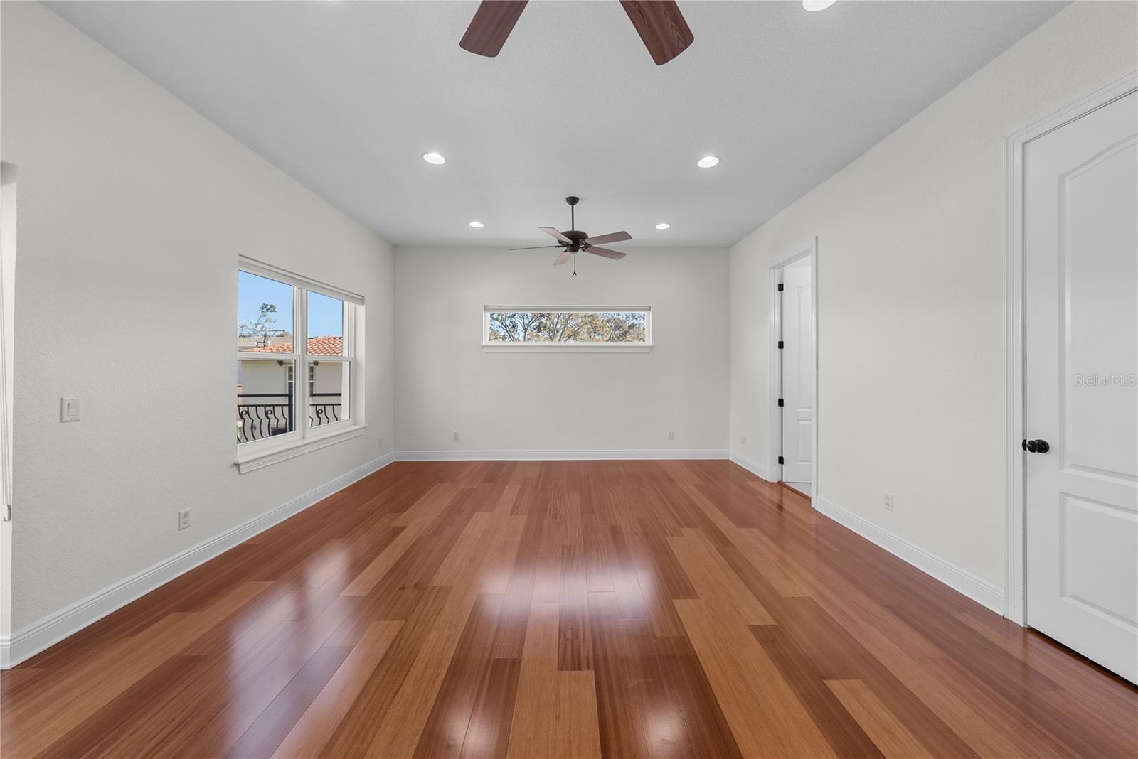 SUNSET PARK - Residential
