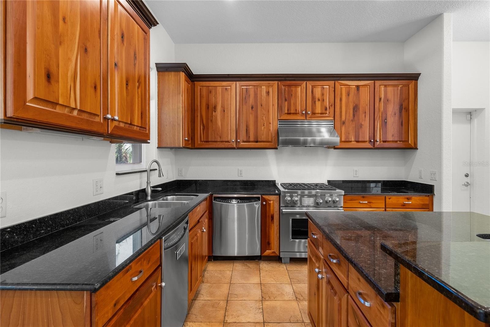 SUNSET PARK - Residential