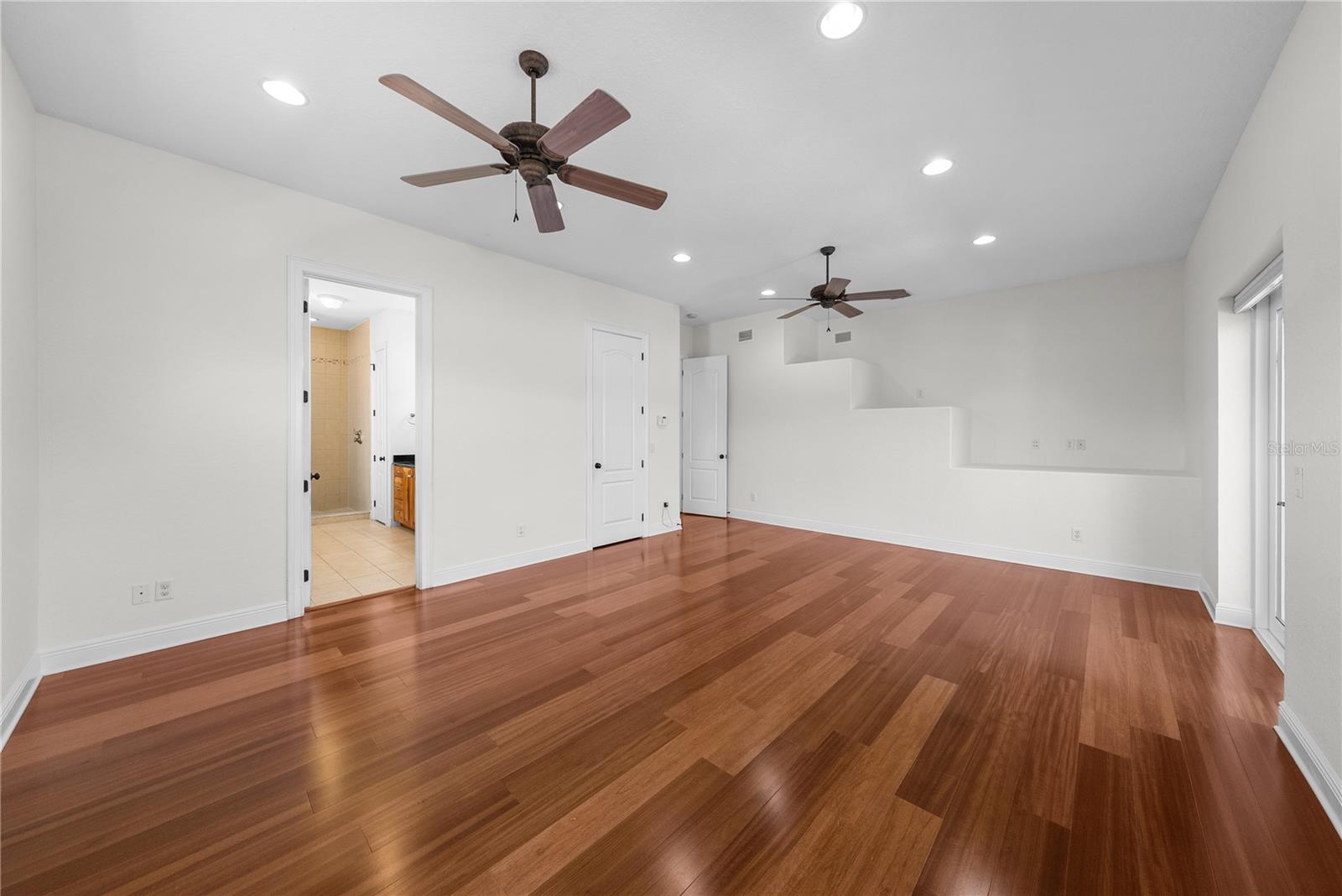 SUNSET PARK - Residential