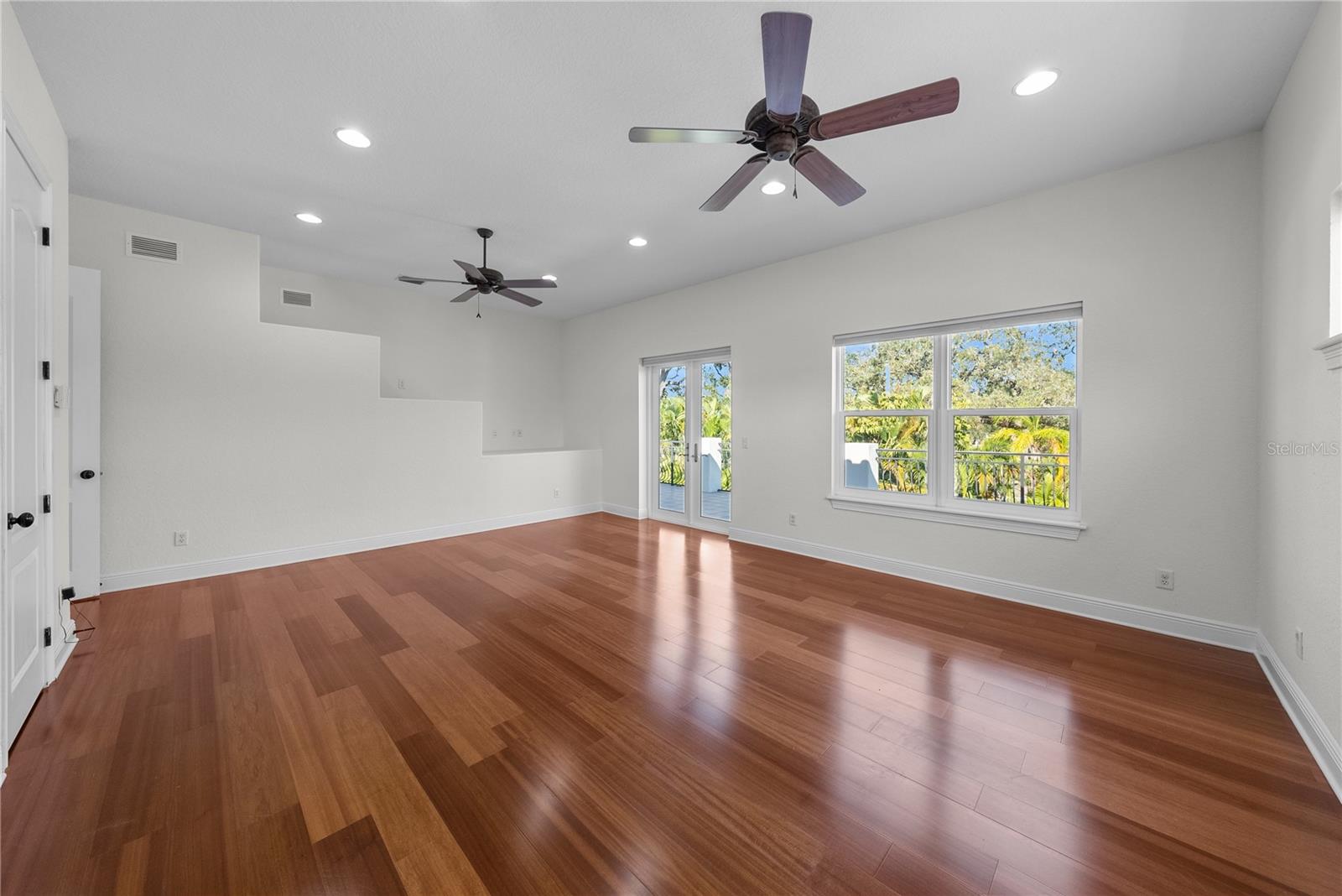 SUNSET PARK - Residential