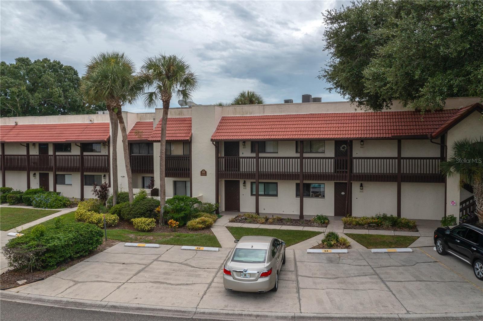 COUNTRY CLUB VILLAGE CONDO - Residential