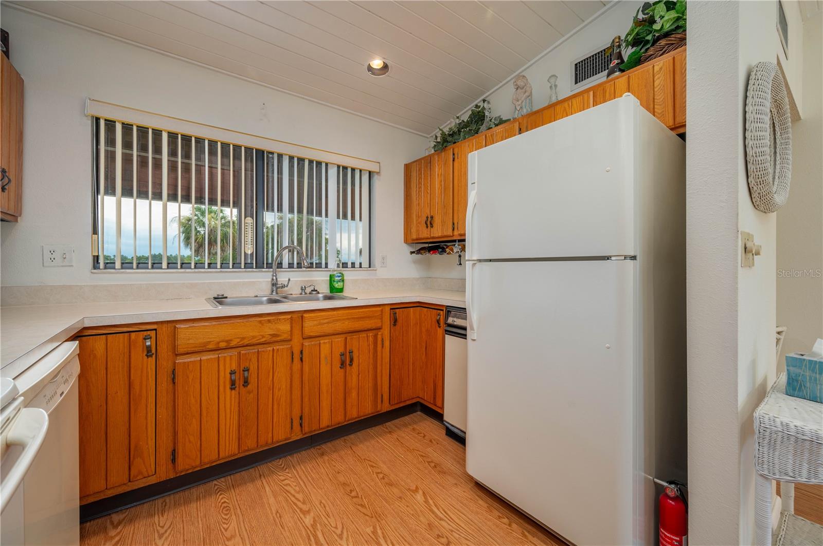 COUNTRY CLUB VILLAGE CONDO - Residential
