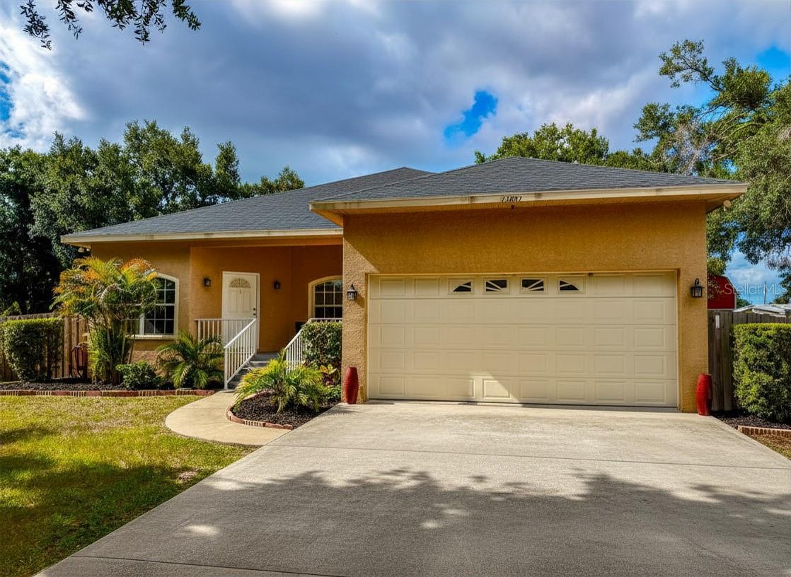 PARRISH WOODS - Residential