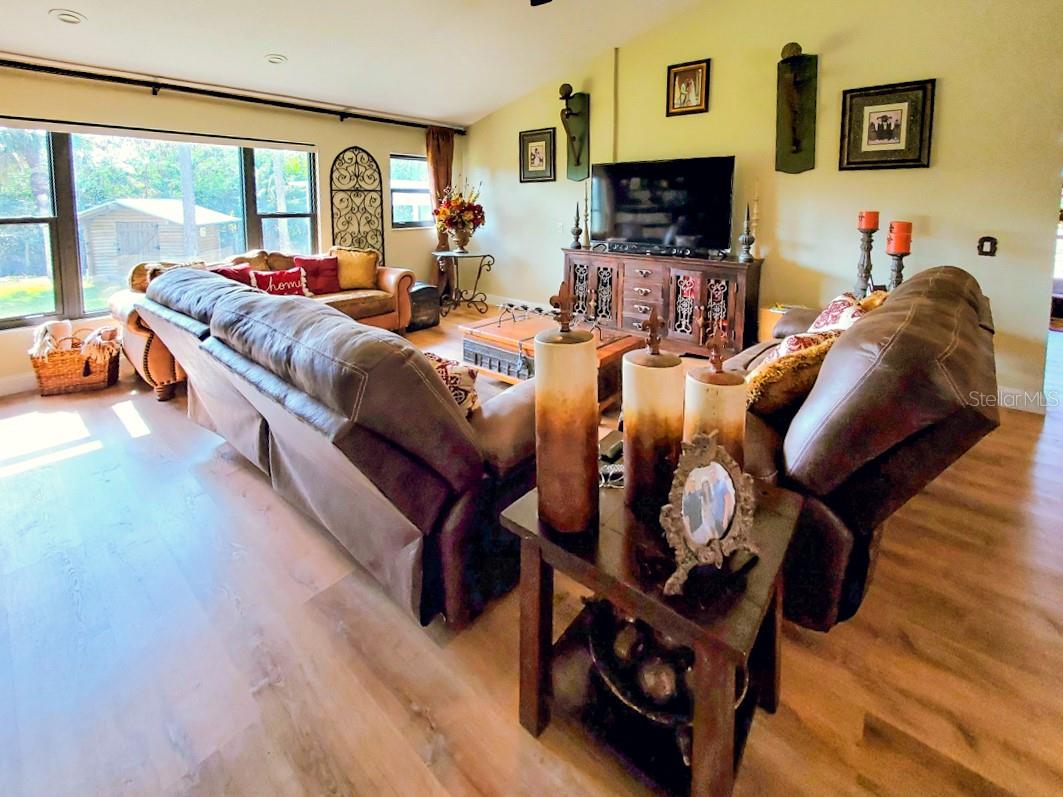 MYAKKA COUNTRY - Residential