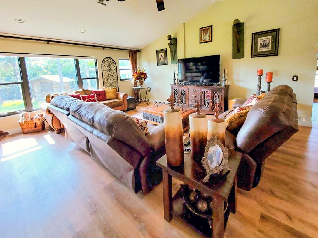 MYAKKA COUNTRY - Residential
