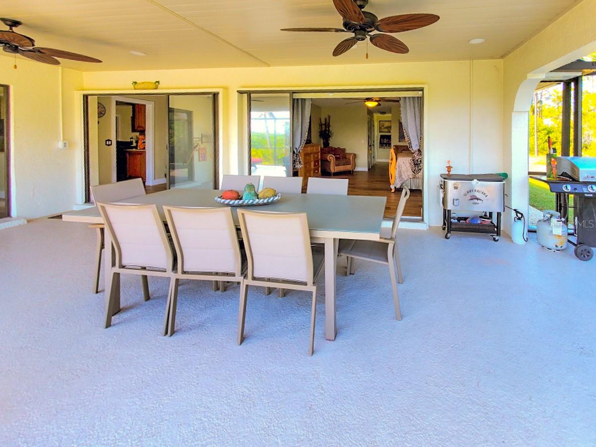 MYAKKA COUNTRY - Residential
