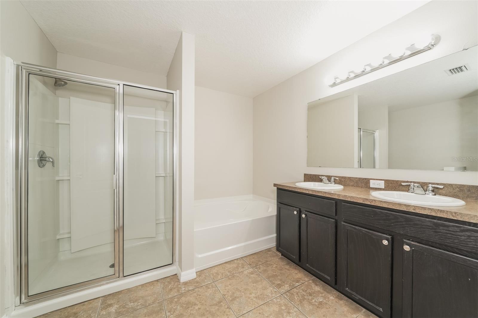 GLENBROOK CHASE - Residential