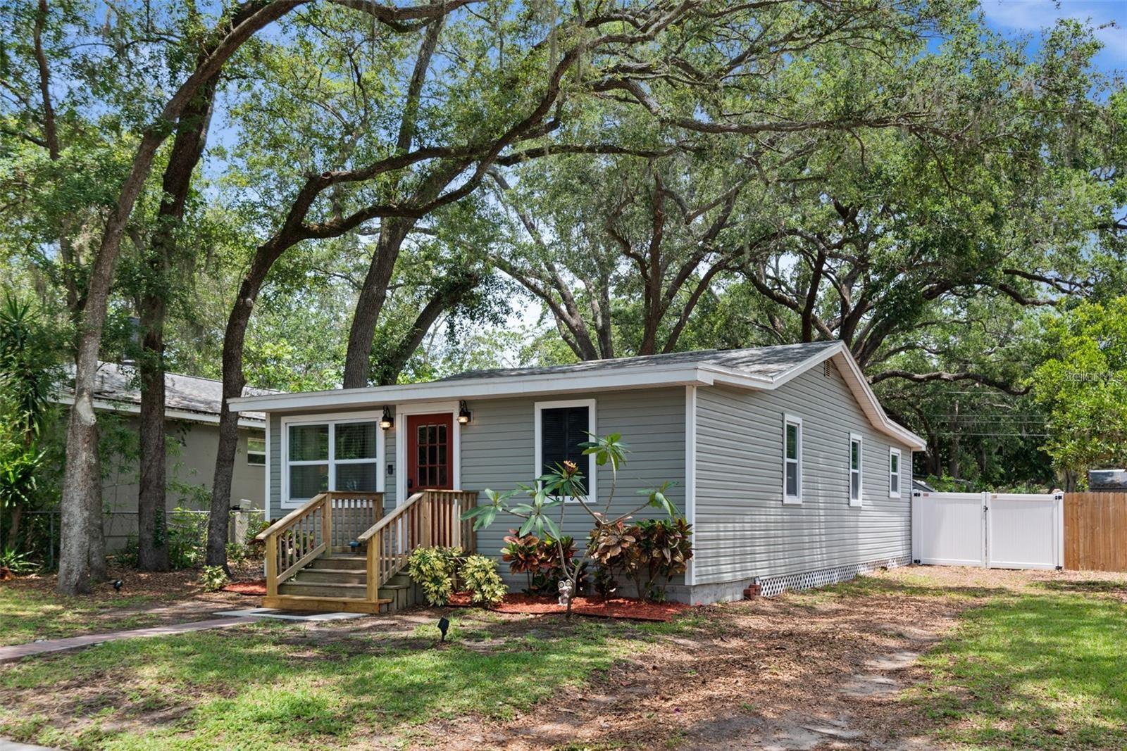 ROOSEVELT GROVES - Residential