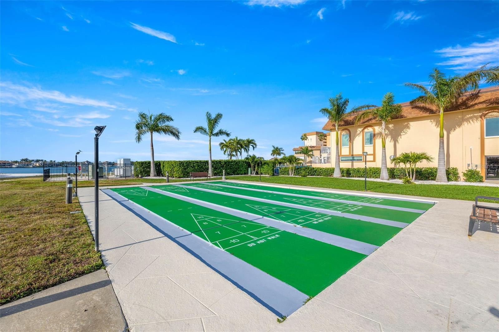 BAYWAY ISLES POINT BRITTANY SIX - Residential