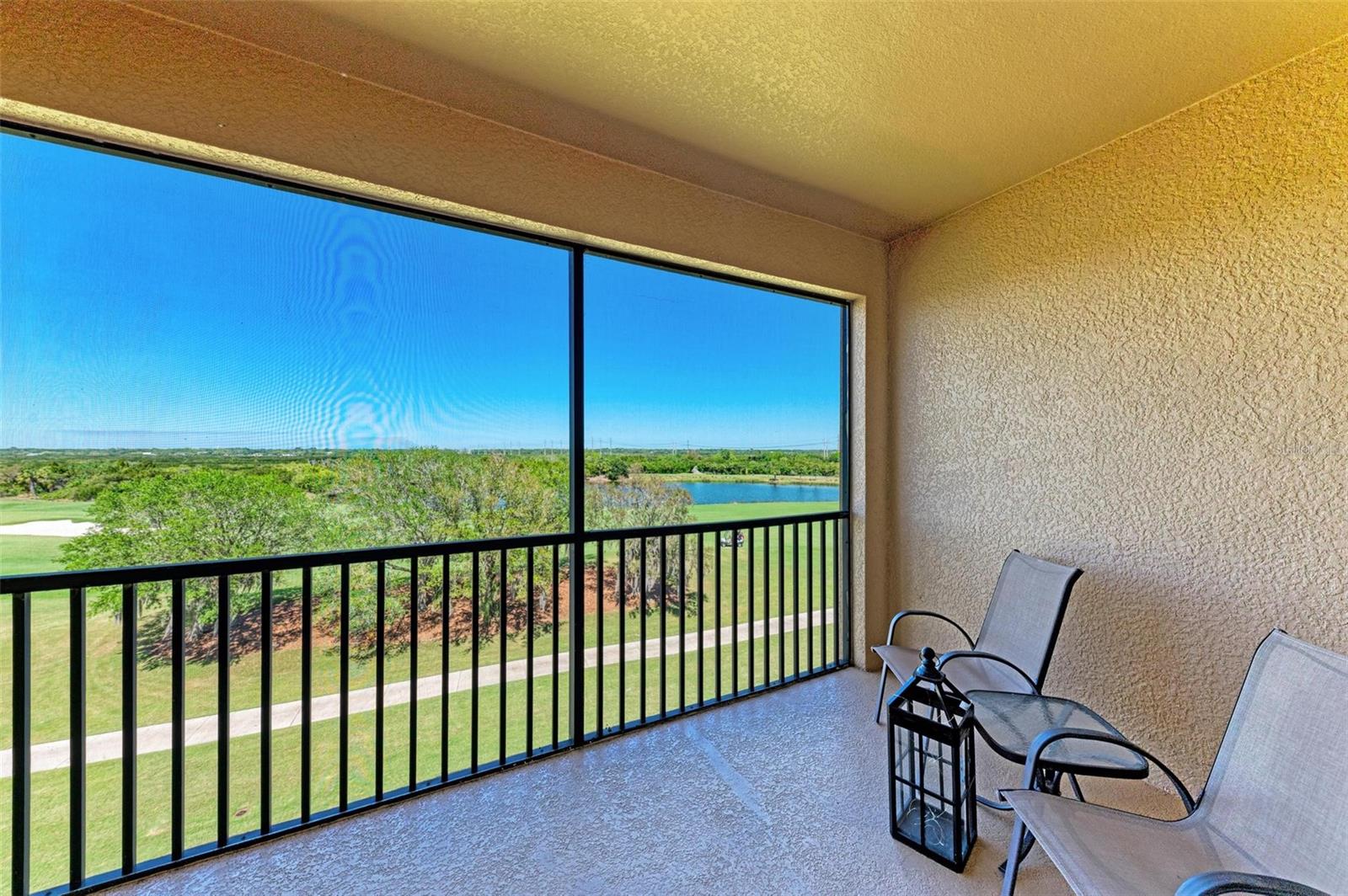 RIVER STRAND - Residential