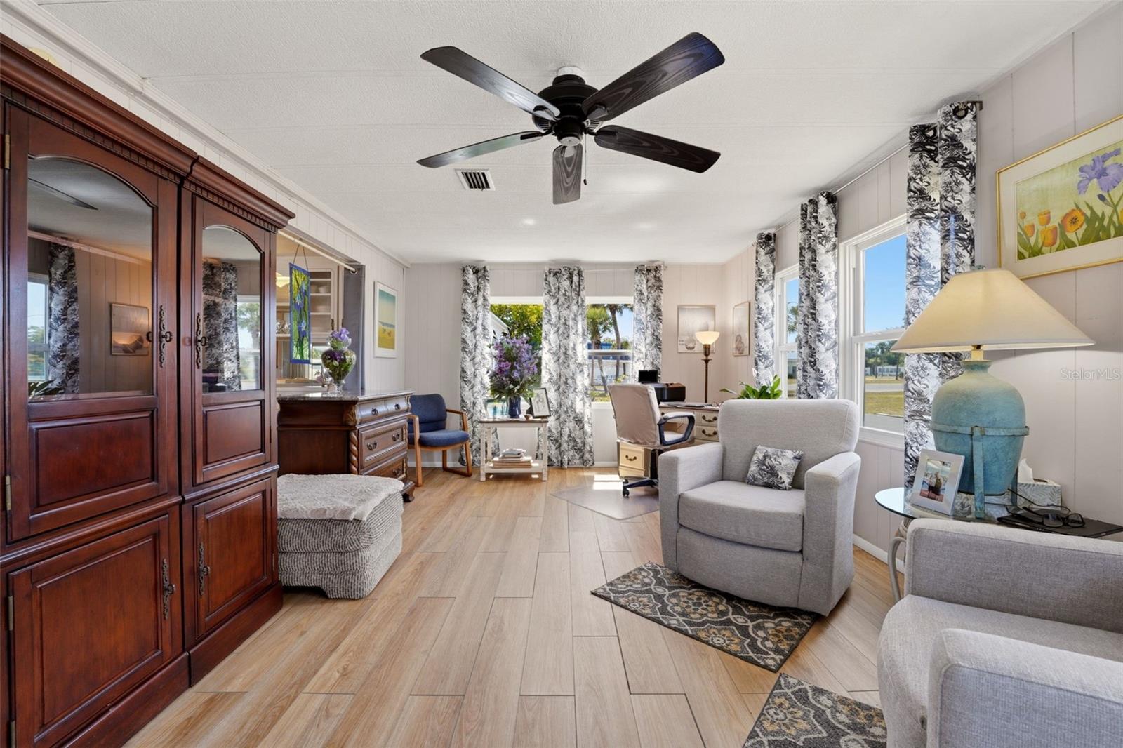 VENICE ISLE - Residential