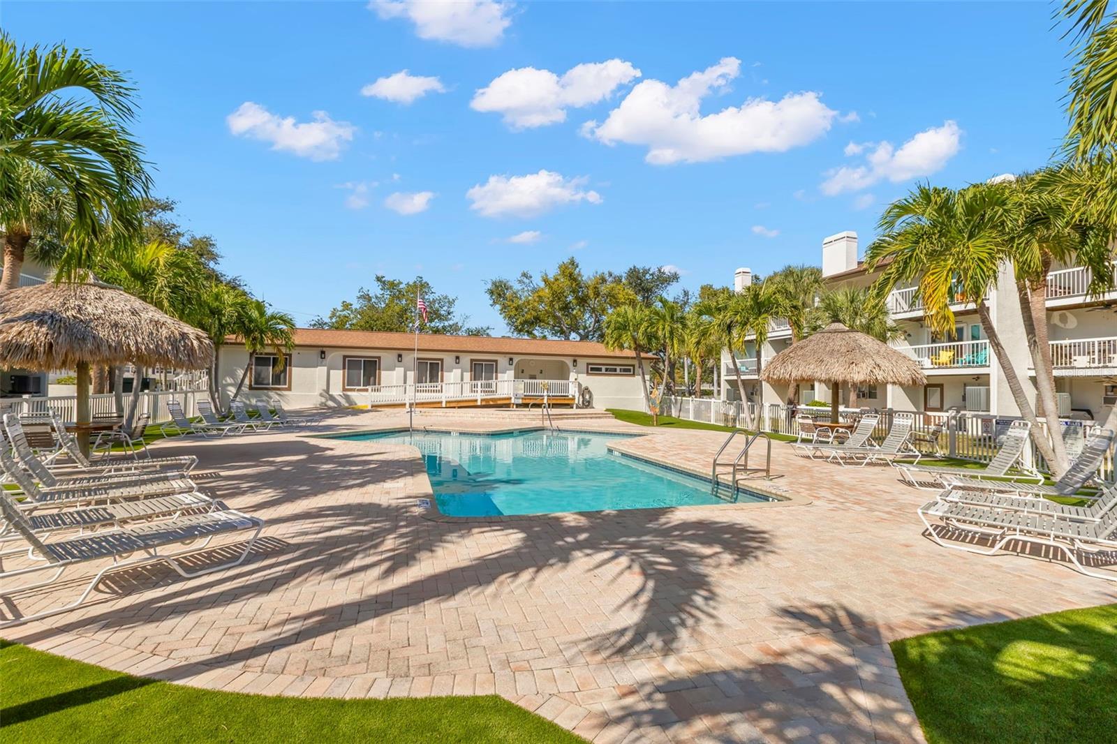 PALMS OF TIERRA - Residential