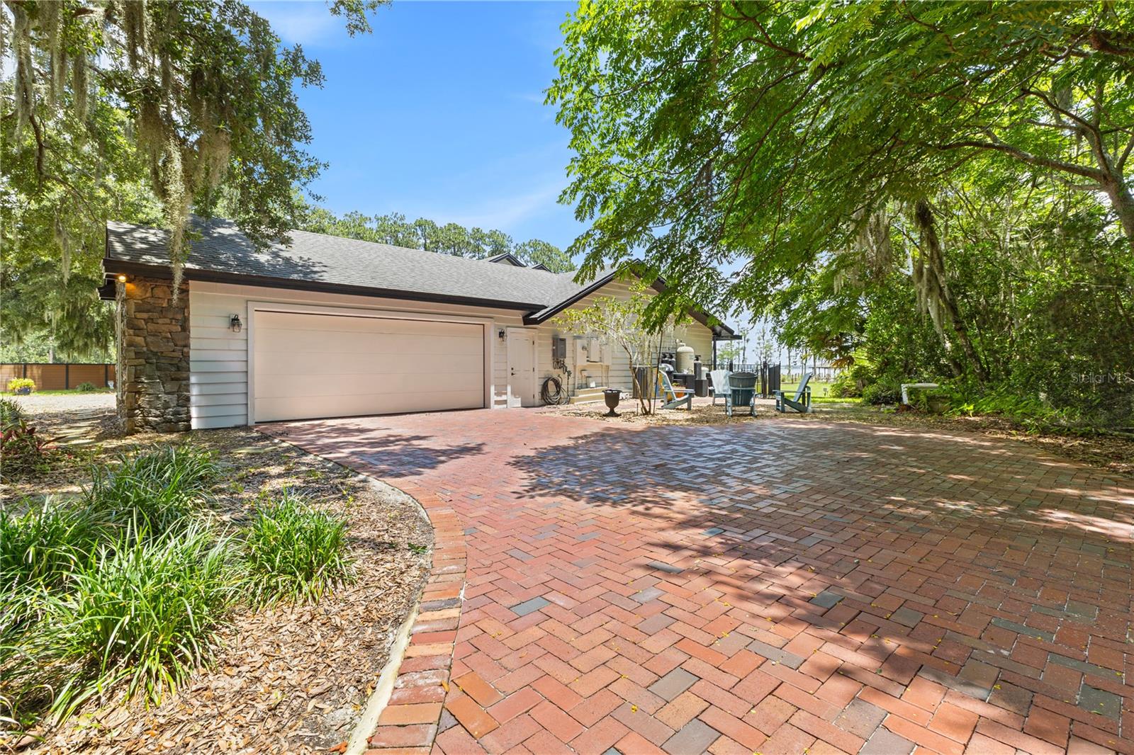 CYPRESS SHORES - Residential Lease