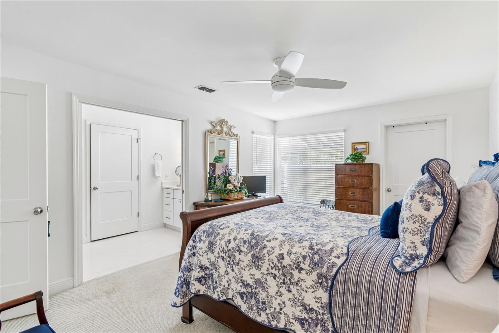 BARCLAY PLACE A CONDOMINIUM - Residential