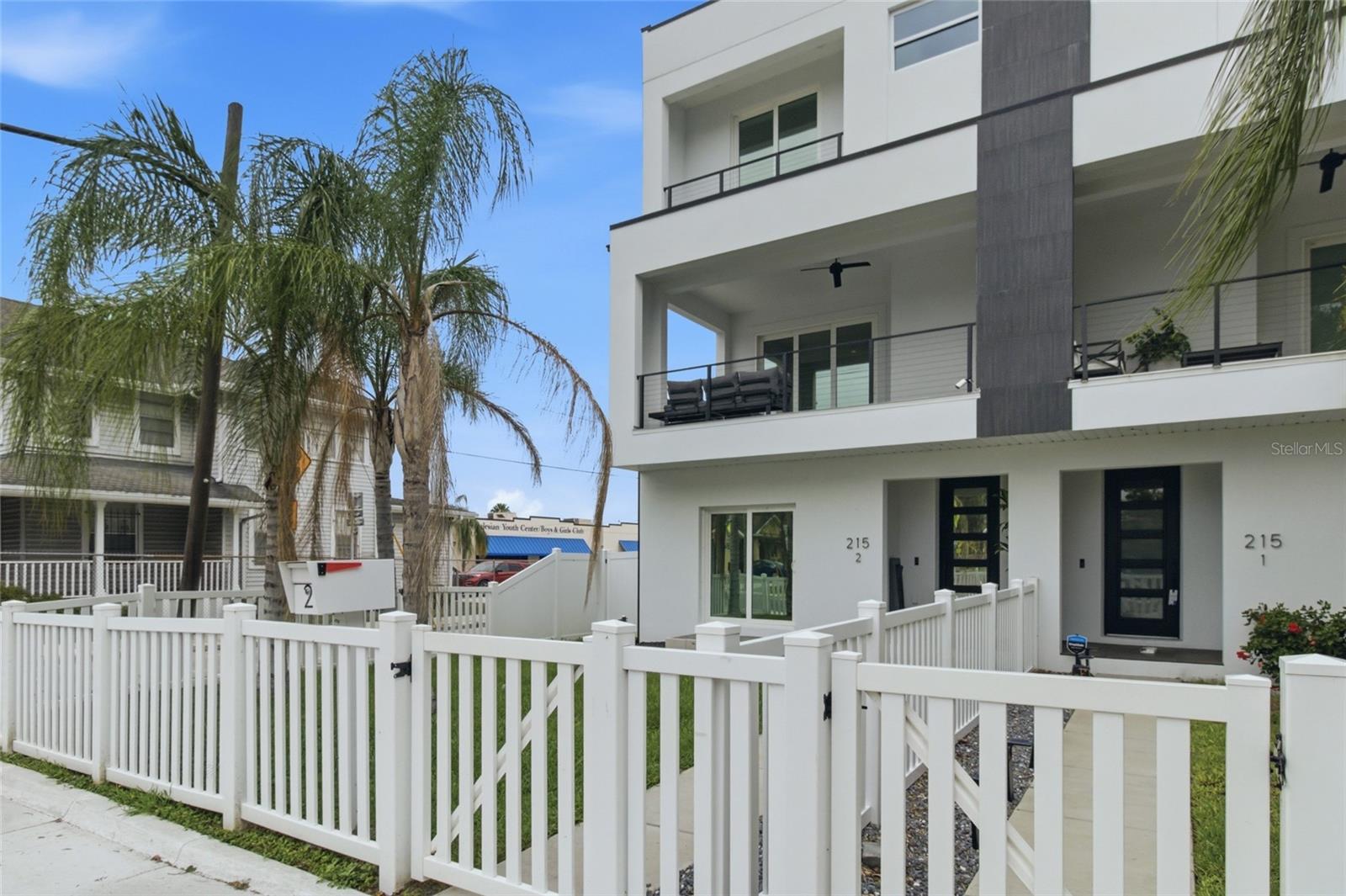ROSEBURY PARK W/2 LOT 9 LESS S 3 FT FOR RD BLOCK6 - Residential