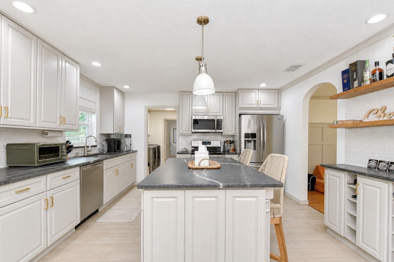 PARKWOOD MANOR 1ST ADD - Residential