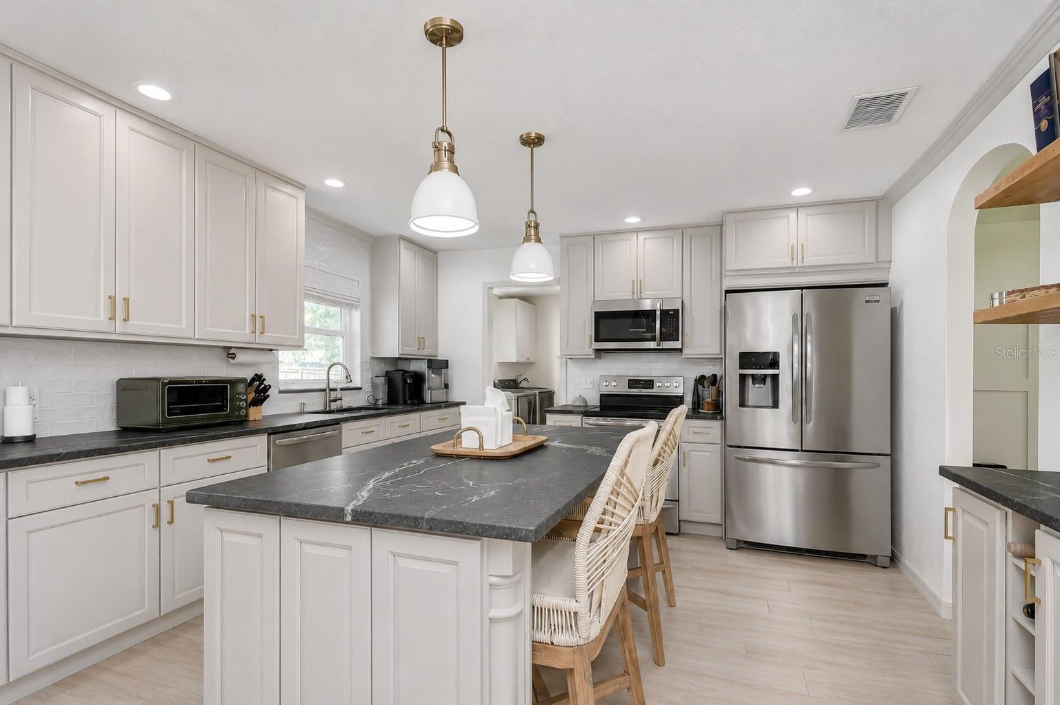 PARKWOOD MANOR 1ST ADD - Residential