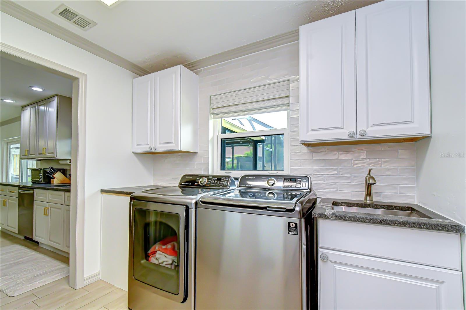 PARKWOOD MANOR 1ST ADD - Residential