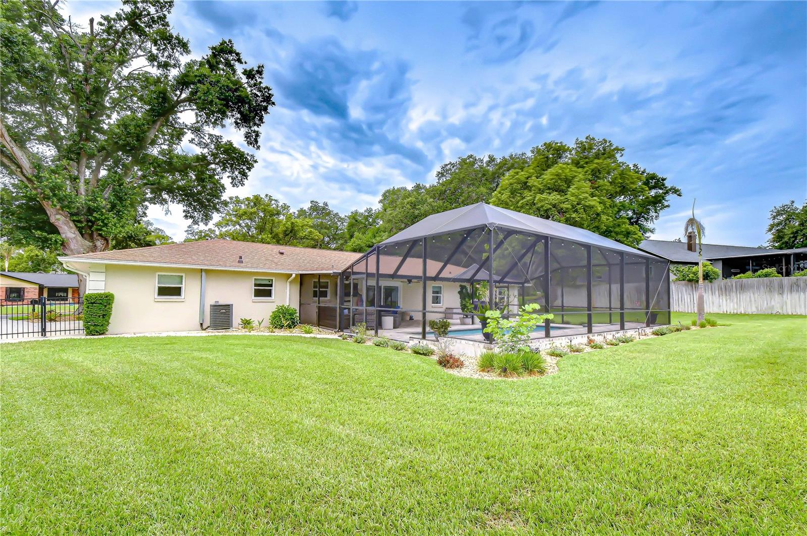 PARKWOOD MANOR 1ST ADD - Residential