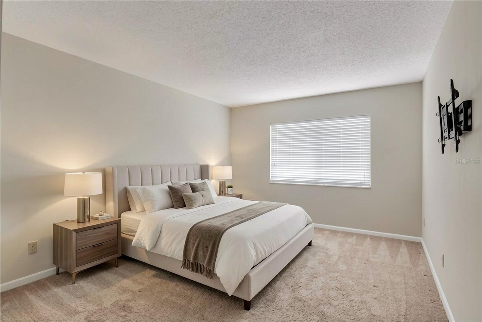 OXFORD SQUARE CONDO - Residential