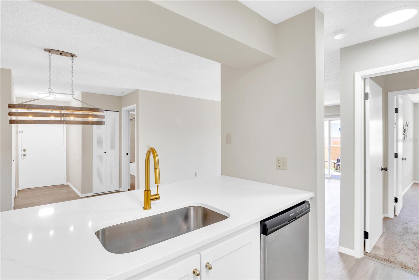 OXFORD SQUARE CONDO - Residential