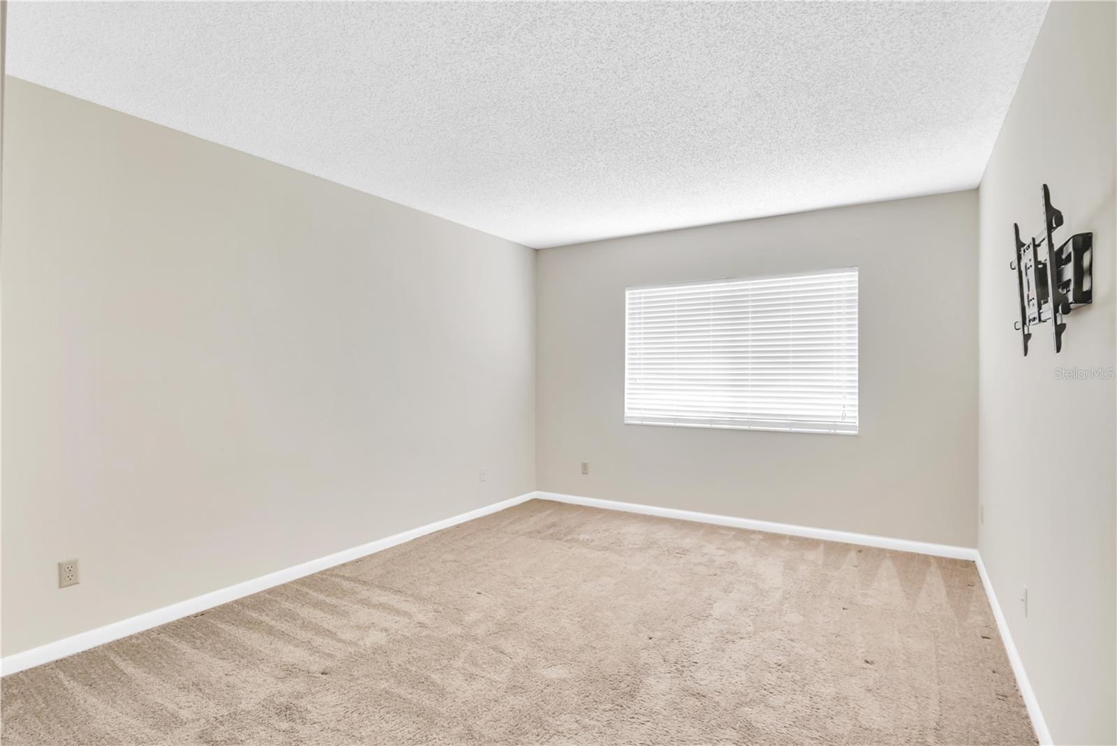 OXFORD SQUARE CONDO - Residential
