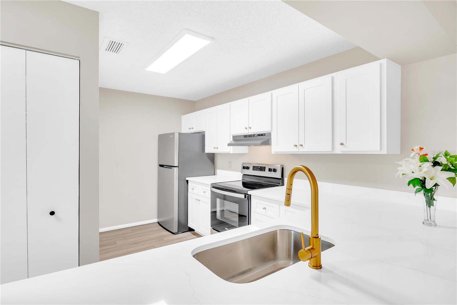 OXFORD SQUARE CONDO - Residential