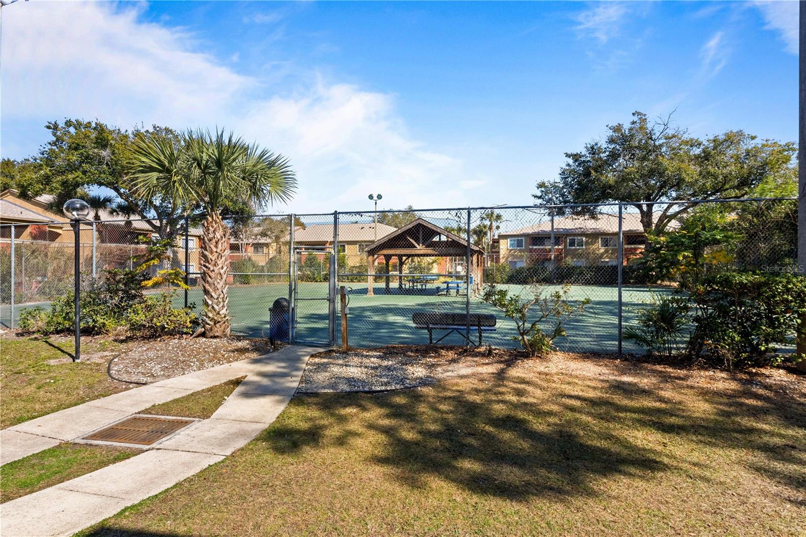 OXFORD SQUARE CONDO - Residential