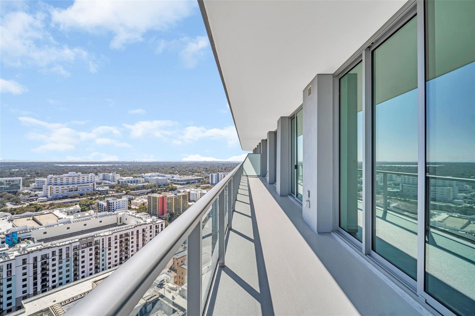 400 CENTRAL - Residential Lease