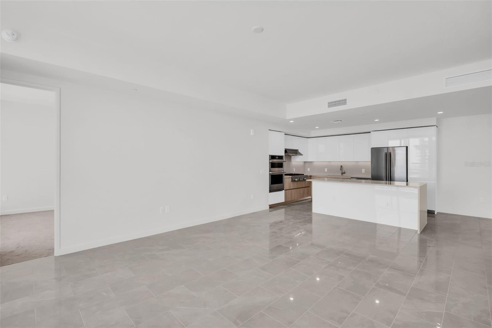 400 CENTRAL - Residential Lease