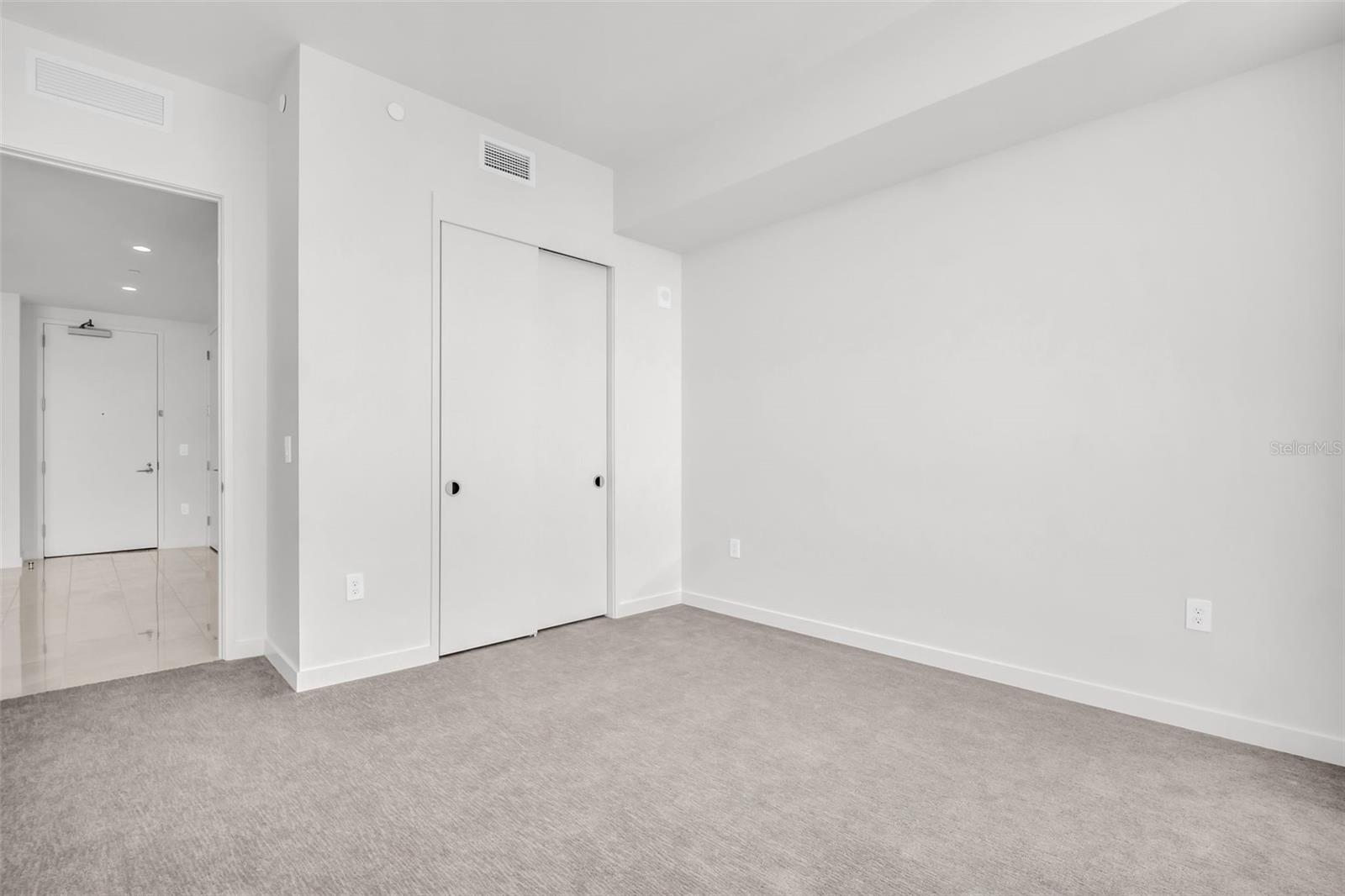 400 CENTRAL - Residential Lease