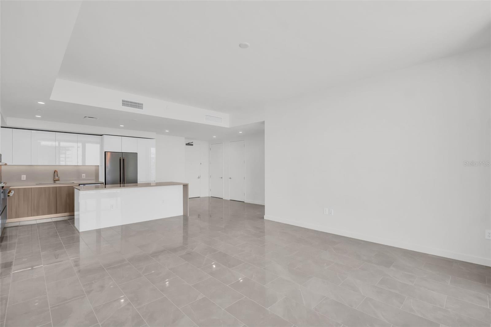400 CENTRAL - Residential Lease