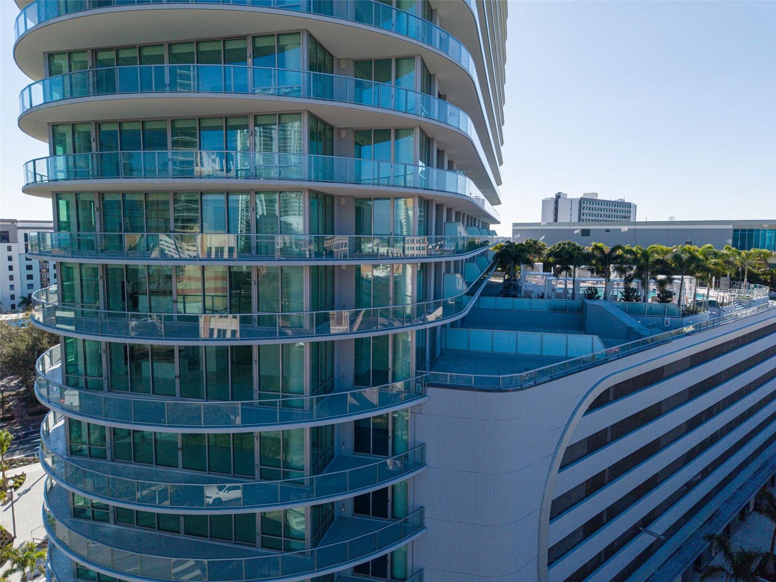 400 CENTRAL - Residential Lease