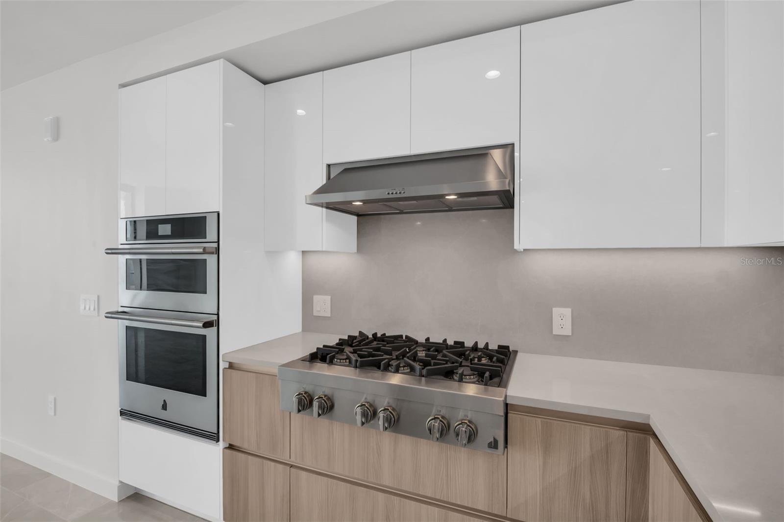 400 CENTRAL - Residential Lease