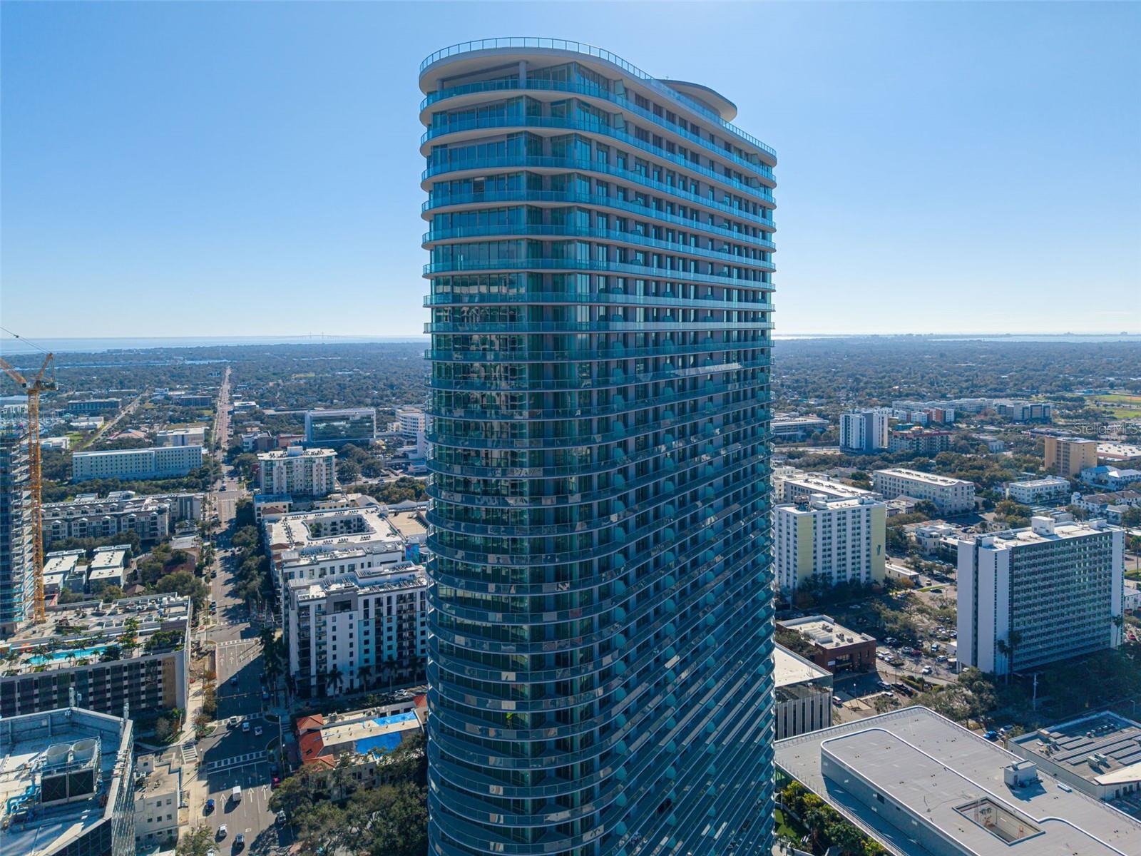 400 CENTRAL - Residential Lease