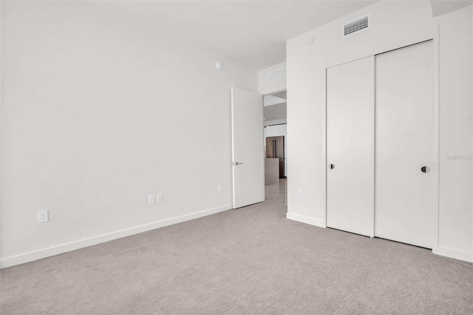 400 CENTRAL - Residential Lease