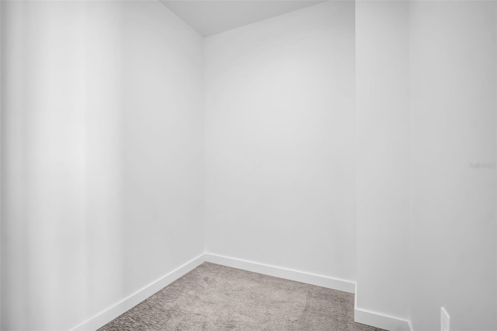 400 CENTRAL - Residential Lease