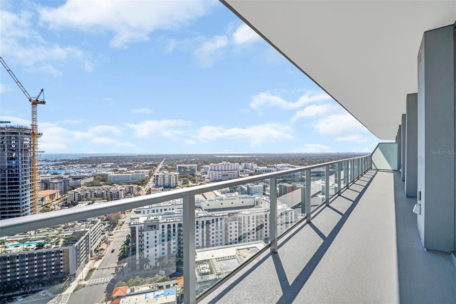 400 CENTRAL - Residential Lease