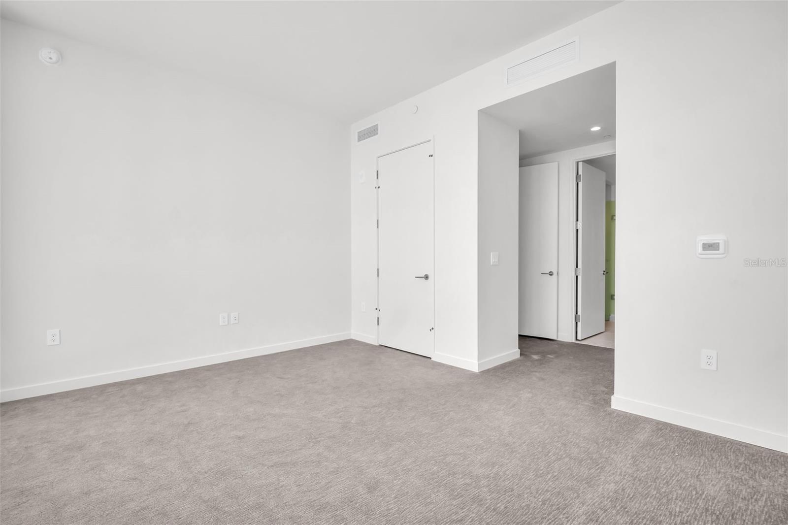 400 CENTRAL - Residential Lease